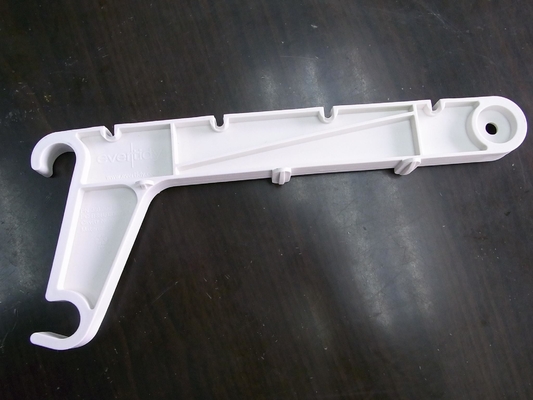 PP Material Plastic Injection Parts Storage Hinge Supporter ISO Quality Control